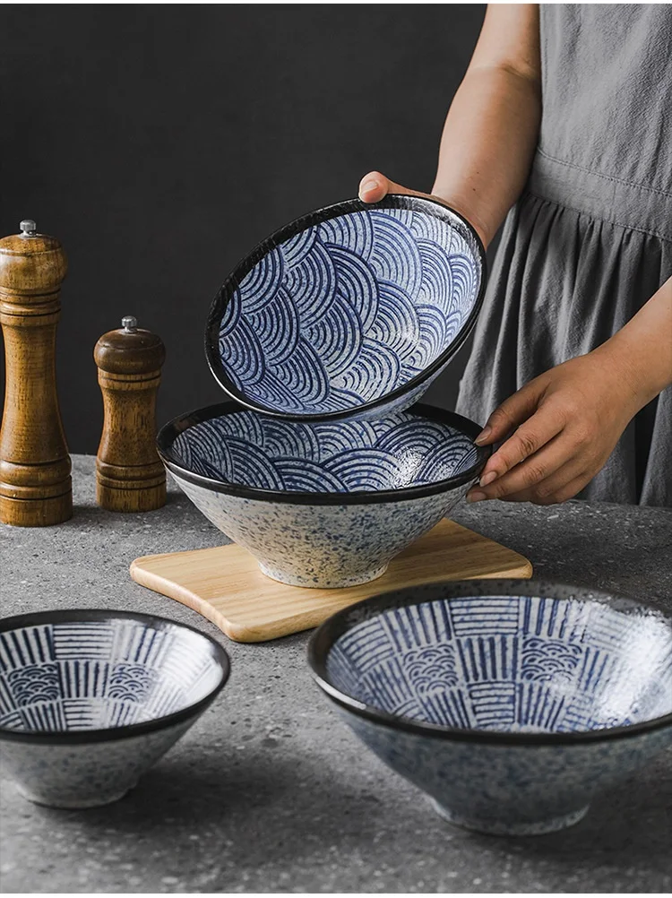 Tigela de ramen retrô de cerâmica de luxo suave com padrão Qinghai. Desfrute de macarrão com elegância e estilo. Perfeita para sua mesa. — foto 13