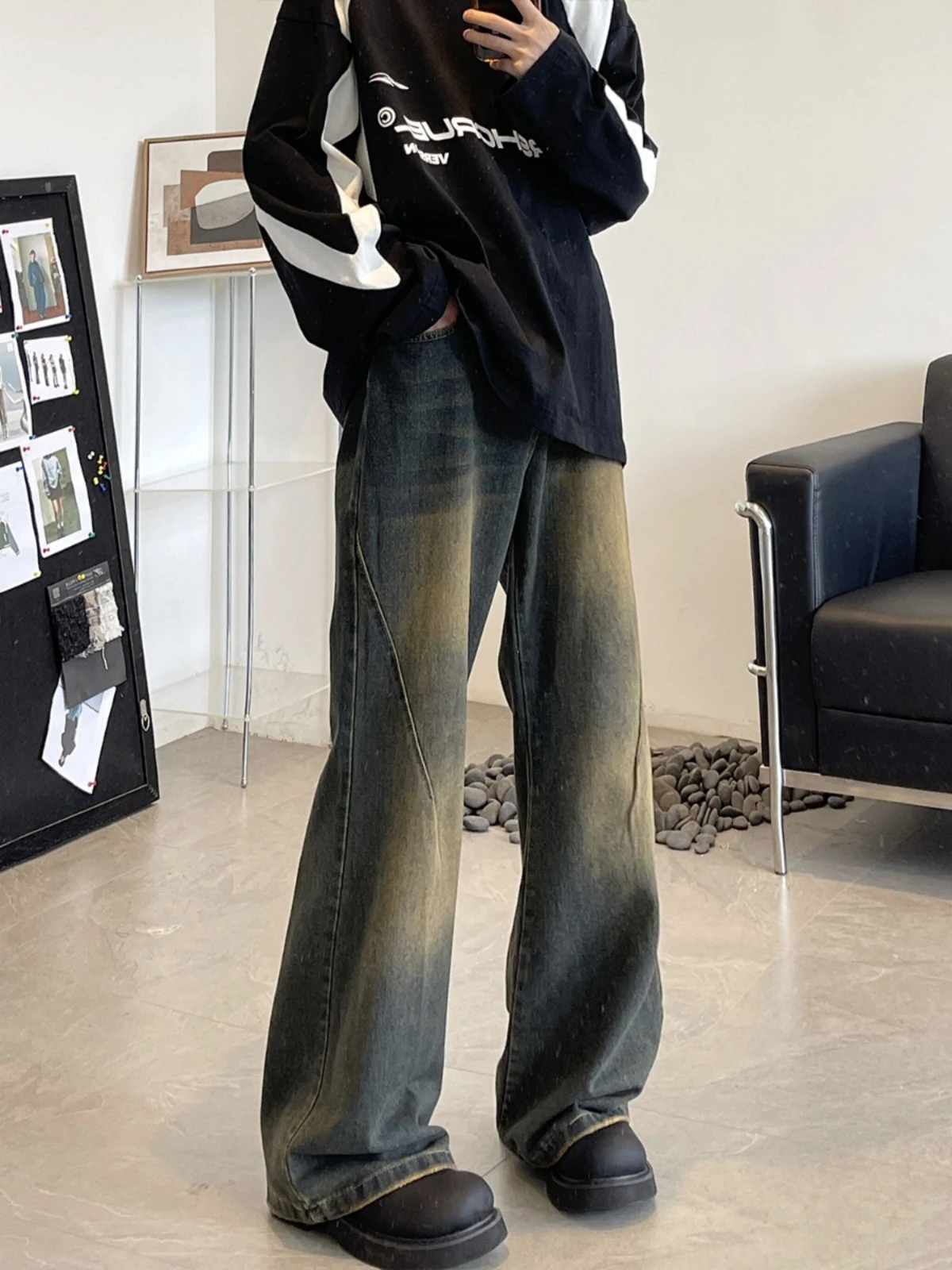 Pantaloni Casual Dritti Uomo Moda. Comodi ed eleganti, perfetti per un look casual di tendenza. Scopri la vestibilità ideale e il tuo stile. — foto 10