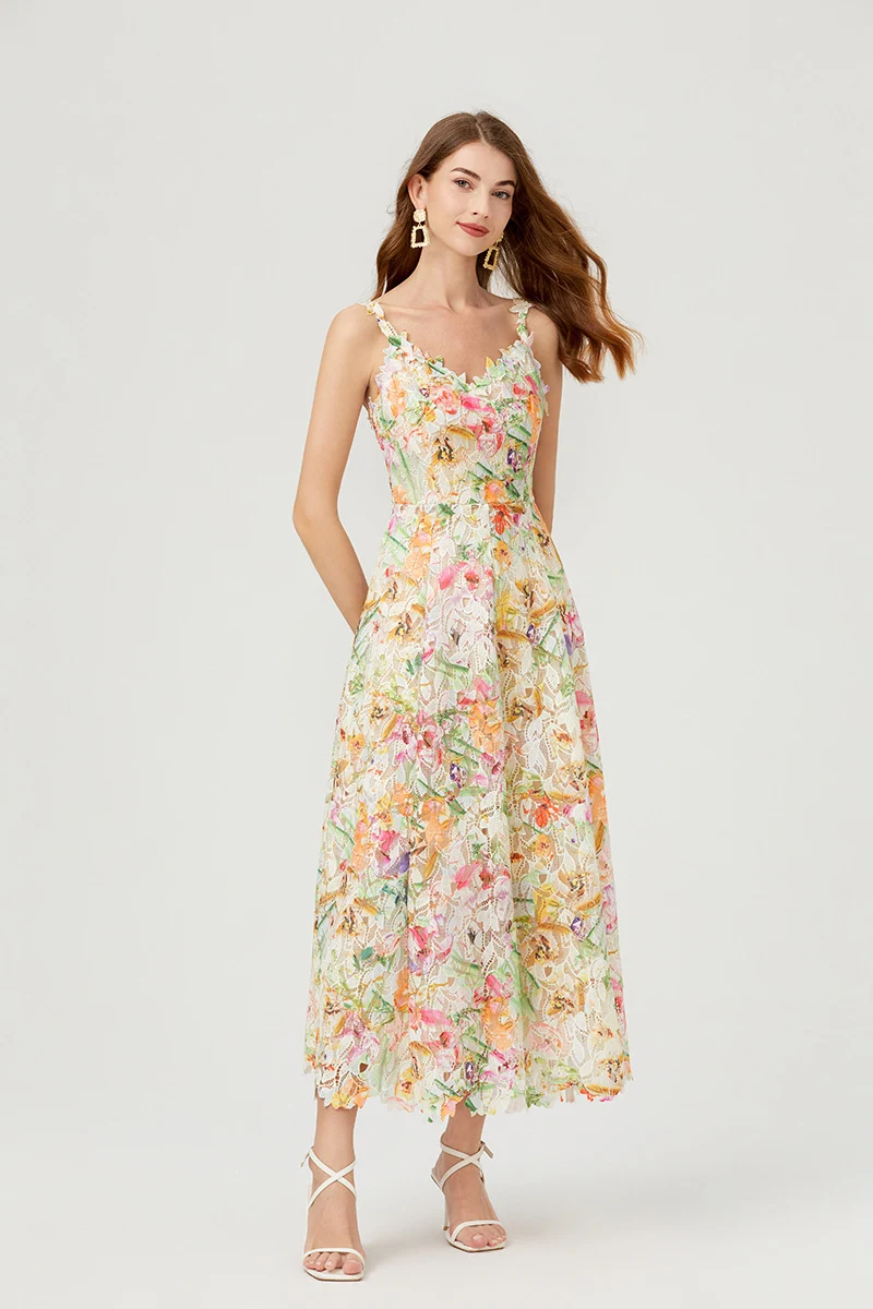 Title 10, Vestido de encaje bordado con recorte de flores...