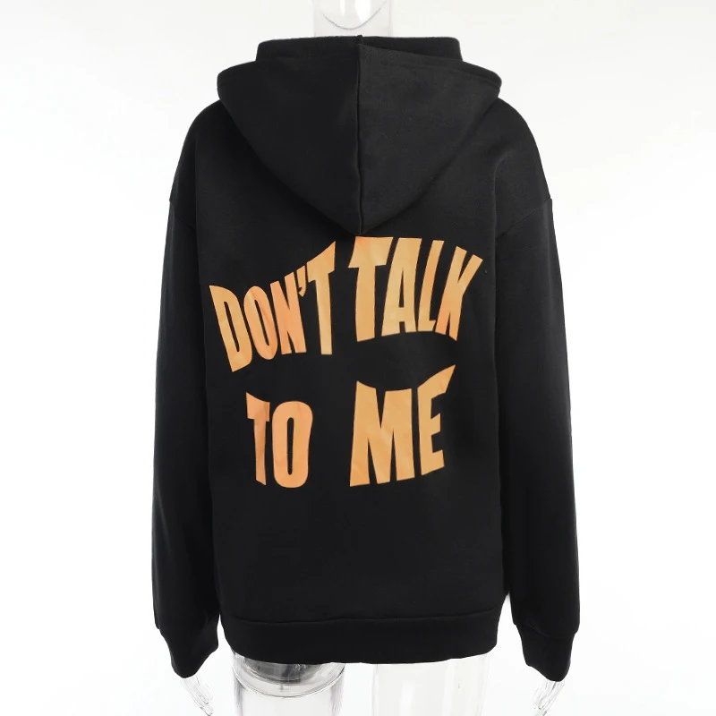 Moletom casual com capuz e estampa de letras nas costas, ideal para um visual descontraído e confortável, perfeito para diversas ocasiões. — foto 1
