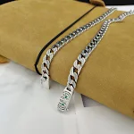 Colar Masculino Ano do Tigre Simples em Prata Esterlina, um acessório elegante e versátil para uso diário e eventos especiais. — foto 7