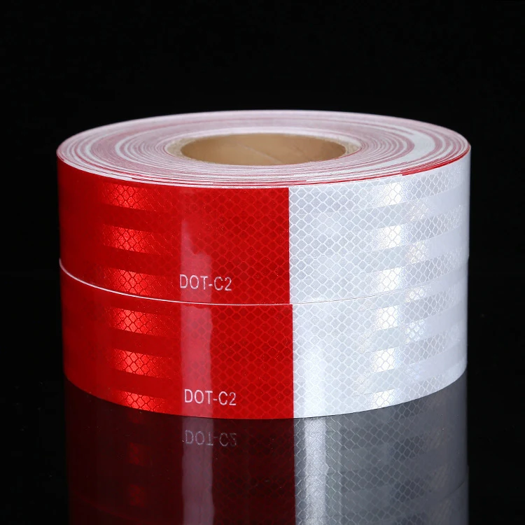Fita DOT-C2 Vermelha e Branca Filme Refletivo para Segurança Veicular. Garanta visibilidade e proteção para caminhões e reboques. — foto 6
