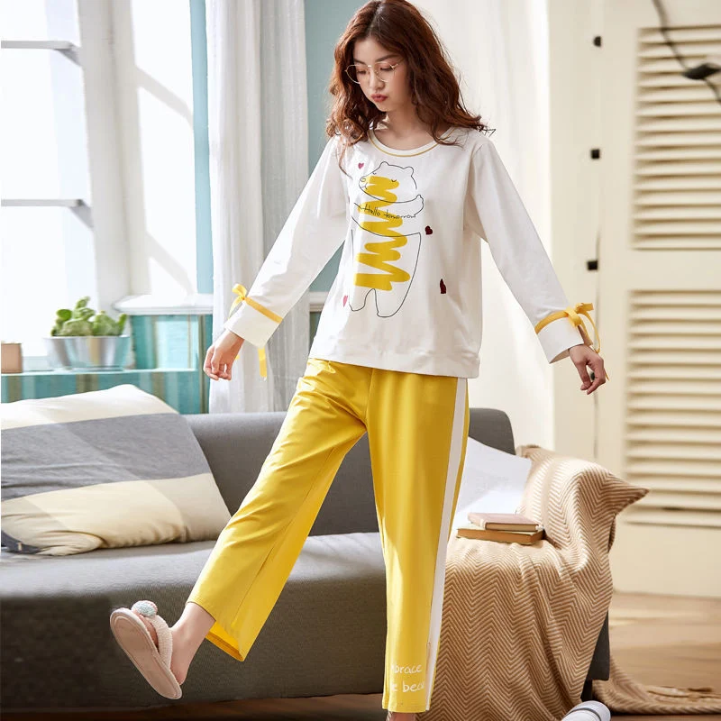 Title 1, Pajamas that can be worn outside with chest pad...