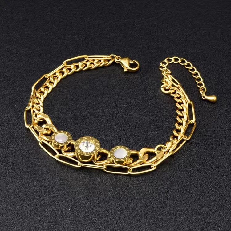 Pulseira de ouro com pingente multicamadas feminina. Elegância e sofisticação em um único acessório. Perfeita para realçar seu pulso. — foto 7