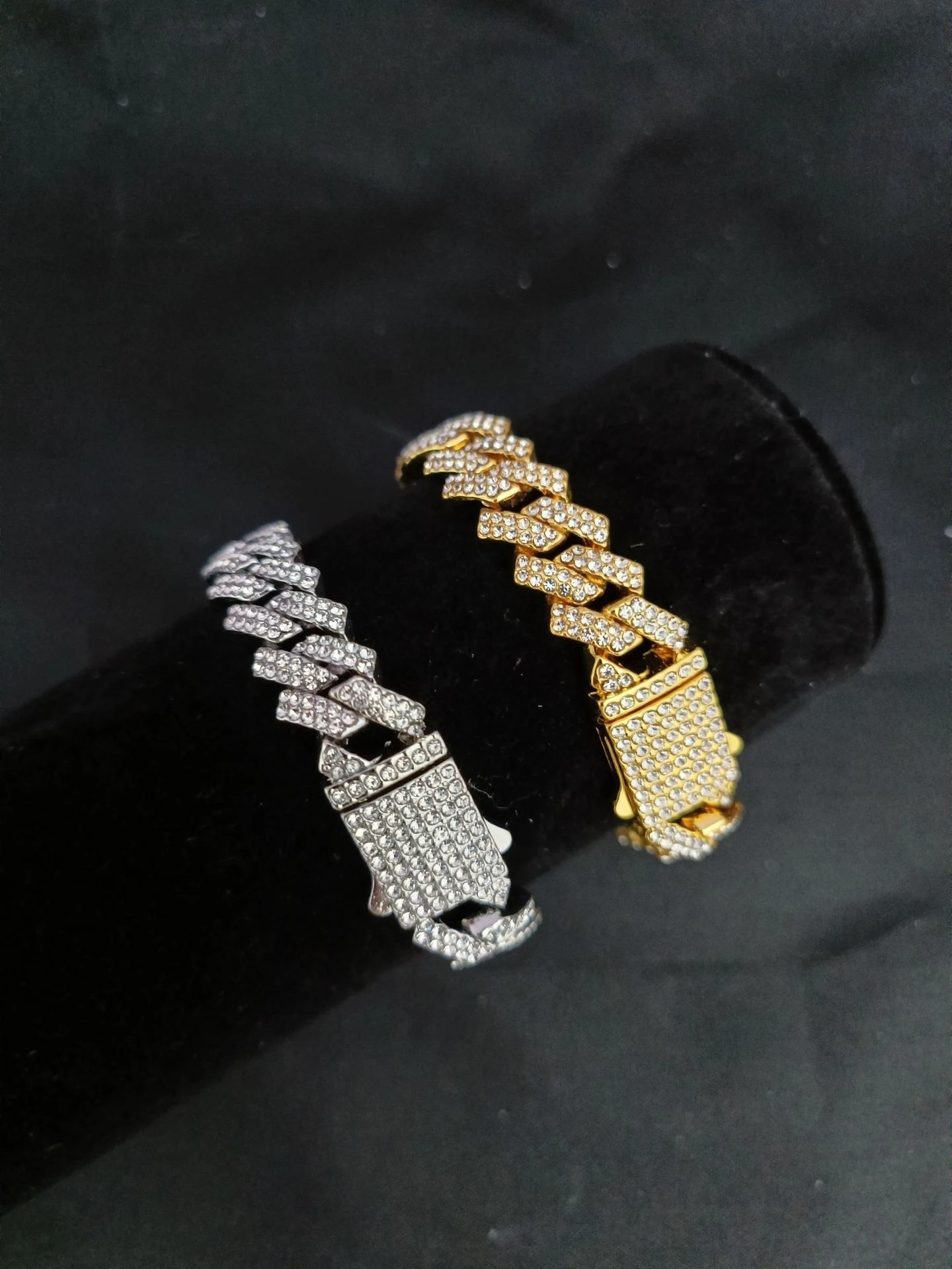 Title 1, Diamantvormige Full Diamond Cuban Link ketting ...