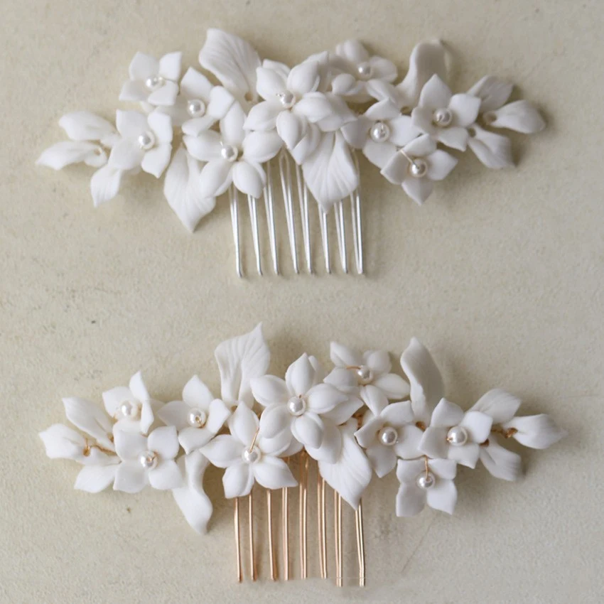 Accessoires de mariée floraux blancs simples et élégants de style européen pour un look romantique et raffiné, parfait pour votre mariage. — photo 5