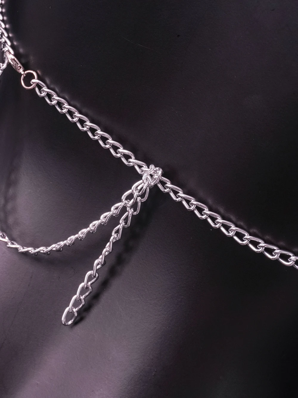 Women's Heart Sequins Acrylic Metal Chain Stitching Halterneck Vest. A stylish top for a night out or special occasion. — photo 5