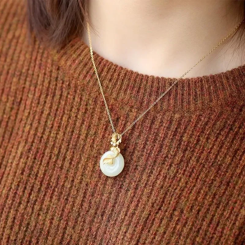 Pingente Retrô de Fivela da Paz em Jade Hetian Koi, personalidade única, para usar como amuleto e expressar seu estilo com elegância. — foto 6