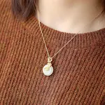 Pingente Retrô de Fivela da Paz em Jade Hetian Koi, personalidade única, para usar como amuleto e expressar seu estilo com elegância. — foto 6