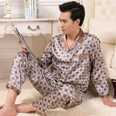 Simulation Silk Suit Experience ultimate comfort and sophistication. Enjoy the softness and shine of silk without delica — photo 4