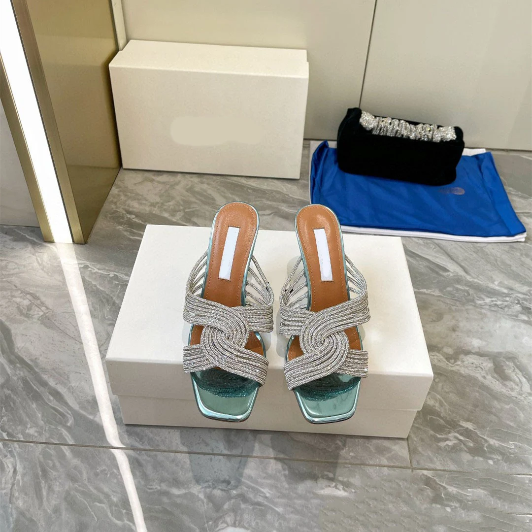 Tacones altos de mujer versátiles con diamantes de imitación para moda, cruce elegante. Zapatos perfectos para combinar con cualquier atuendo. — foto 3