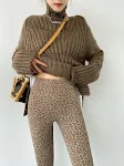 Neun-Punkt-Leopardenmuster Leggings aus Wildleder und Plüsch, für Komfort und Stil. Ideal für einen warmen, kuscheligen Look, den ganzen Tag. — foto 4