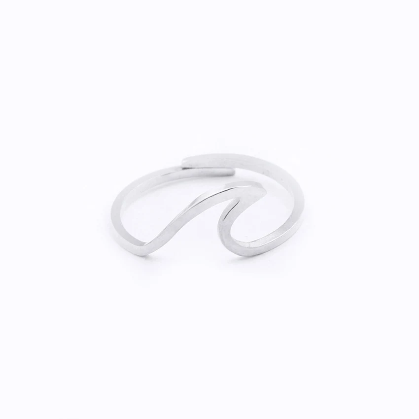 Anel de onda simples e moderno para mulheres. Um acessório de moda minimalista ideal para uso diário. Adicione um toque de elegância ao seu visual. — foto 1