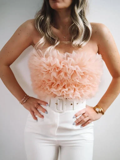 Title 4, Womens knitted cropped small top, offering com...