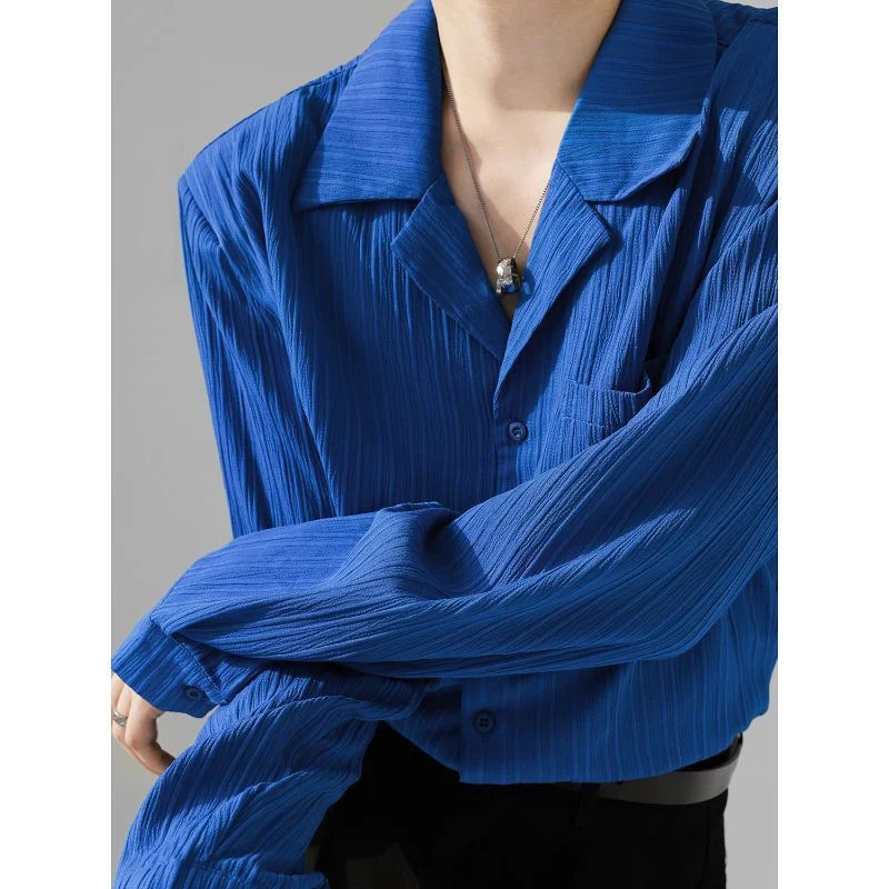 Camisa drapeada com gola cubana e textura combinada — foto 2