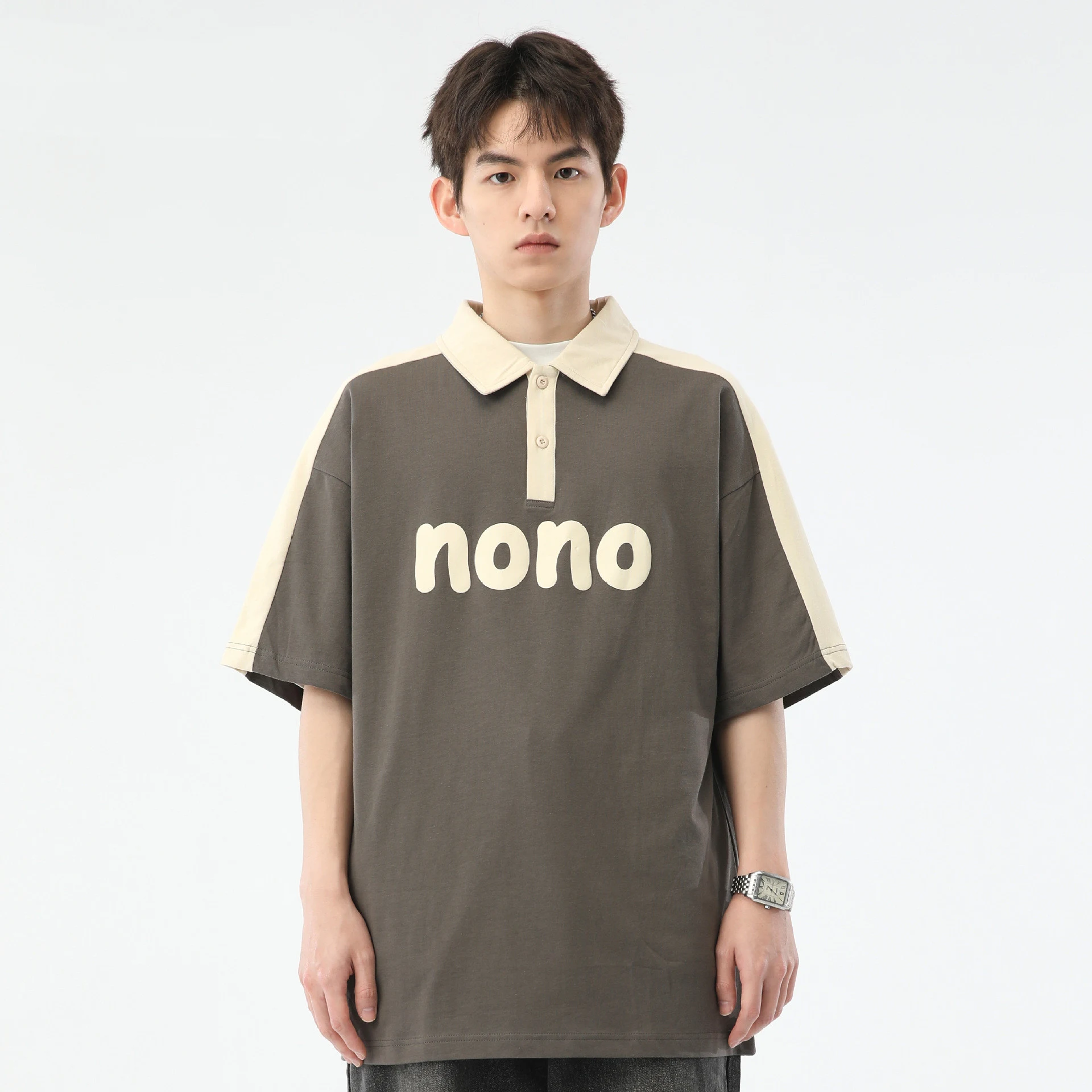 Herren Casual Baumwoll-T-Shirt mit Revers, farblich abgestimmt, Buchstaben-Print. Kurzarm für lässigen Stil und bequemen Tragekomfort im Alltag. — foto 5