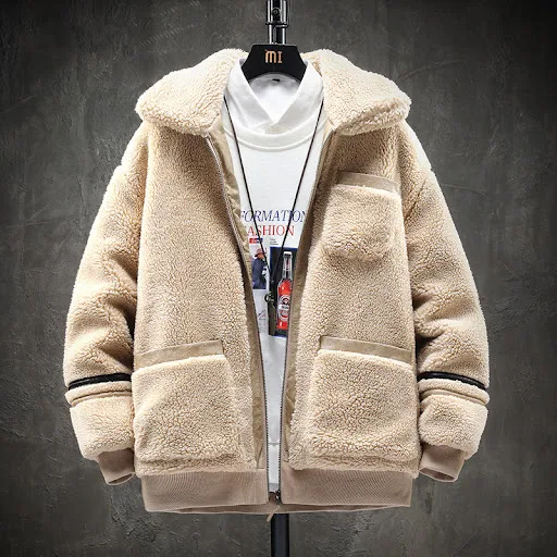 Title 4, Luxurious lamb wool coat. A warm and stylish wi...