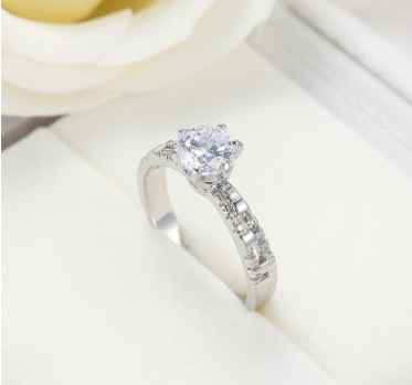Anel de joia de ouro branco com zircônia. Beleza e brilho em suas mãos. Presente ideal. Joia feminina elegante e sofisticada. — foto 4