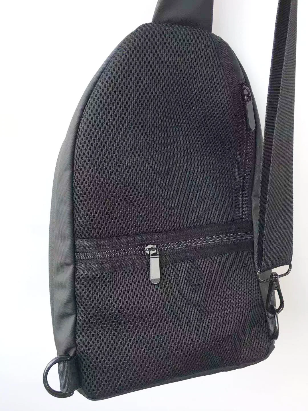 LED borsttas crossbody met elektronisch scherm toont meldingen en personalisatie voor een unieke en moderne uitstraling. — foto 11