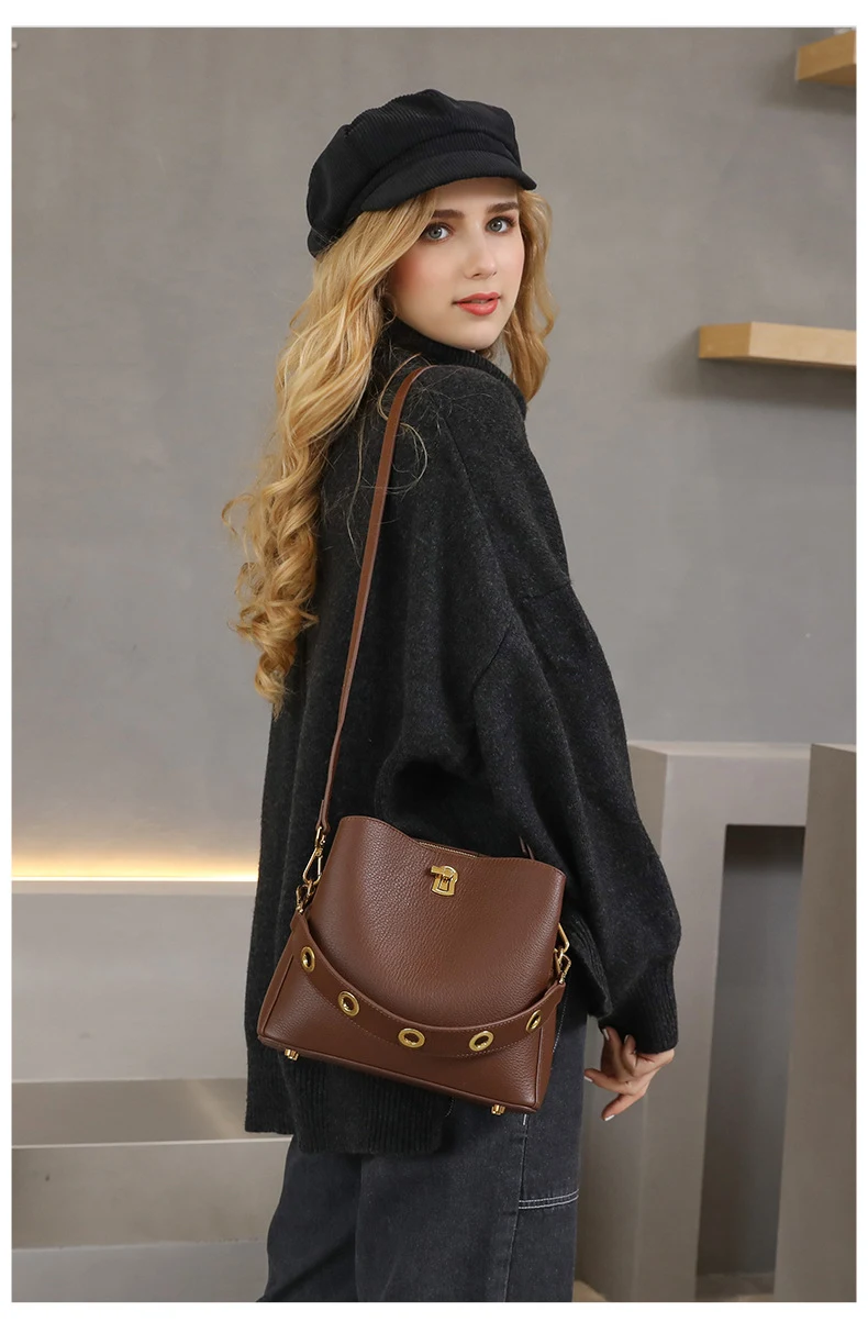 Title 3, Nova bolsa mensageiro feminina de couro com cam...