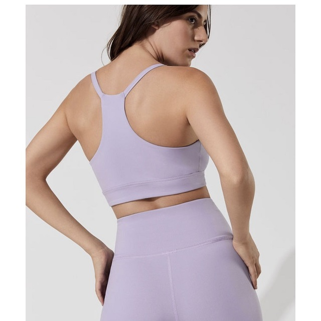 Sport-bh met vetersluiting, damesondergoed dat ondersteuning en stijl biedt. Ideaal comfort en perfecte pasvorm voor sportieve activiteiten. — foto 3