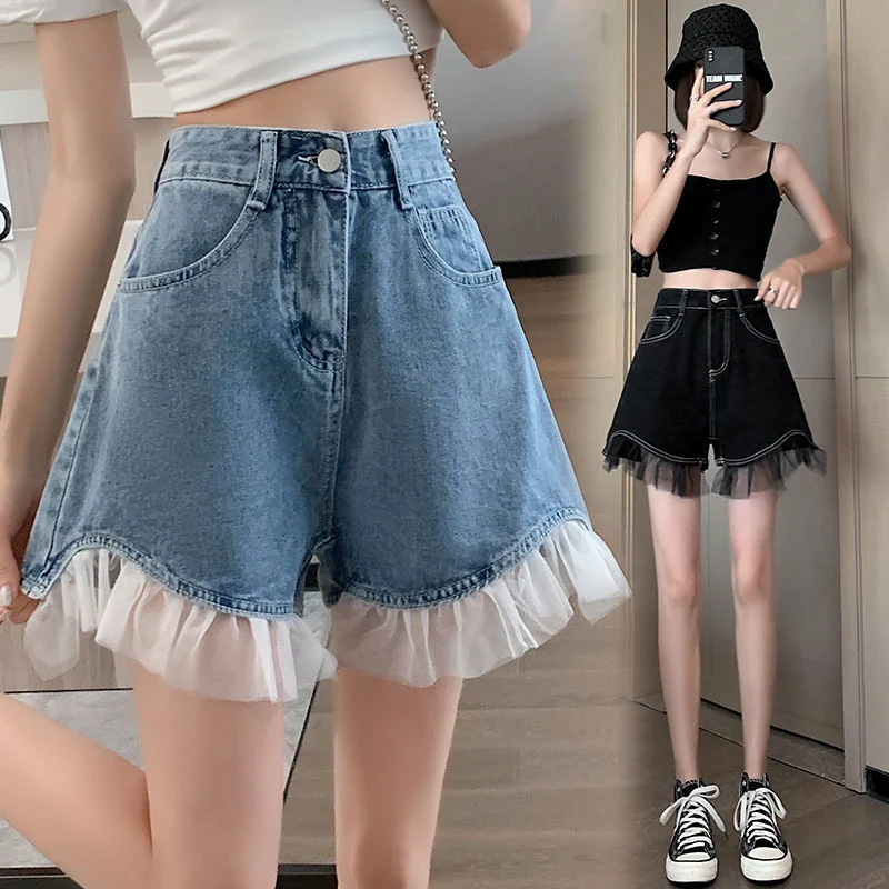 Shorts in denim a vita alta da donna. Design moderno e vestibilità confortevole per un look casual e alla moda. Scopri la tua estate con stile. — foto 6