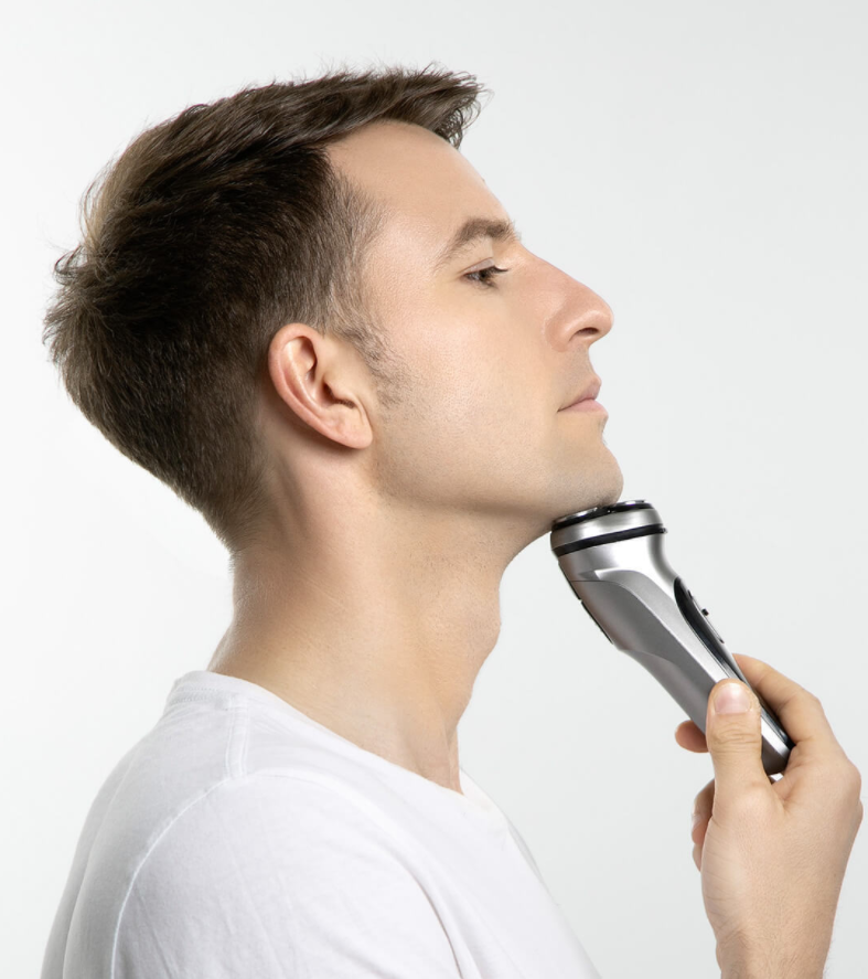 Title 4, BlackStone Three-Blade Razor for a smooth, clos...