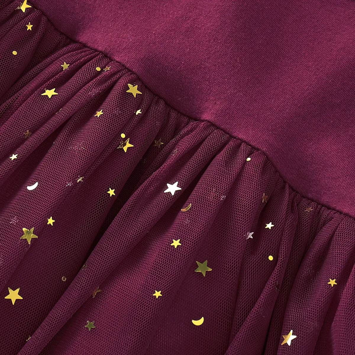 Vestido infantil de malha bronzeadora, perfeito para o verão. Leve e fresco, ideal para praia e atividades ao ar livre. — foto 5