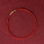 Pulseira de corda trançada à mão com trevo de quatro folhas simples. Amuleto da sorte natural e elegante, perfeita para uso diário ou presentear. — foto 4