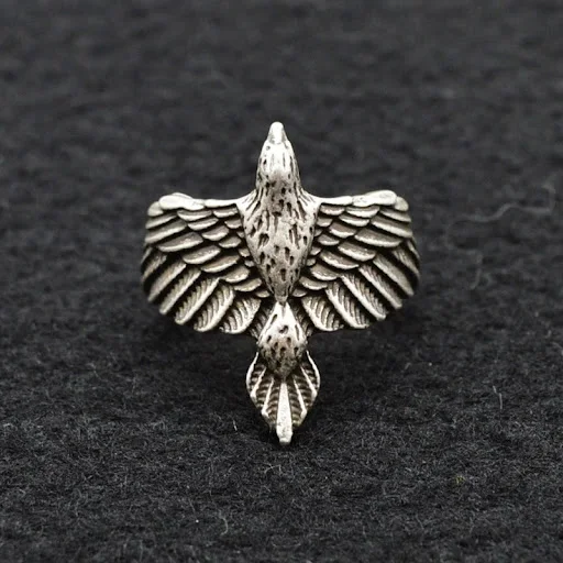 Title 2, Anel Rosemir Raven. Um anel elegante com design...