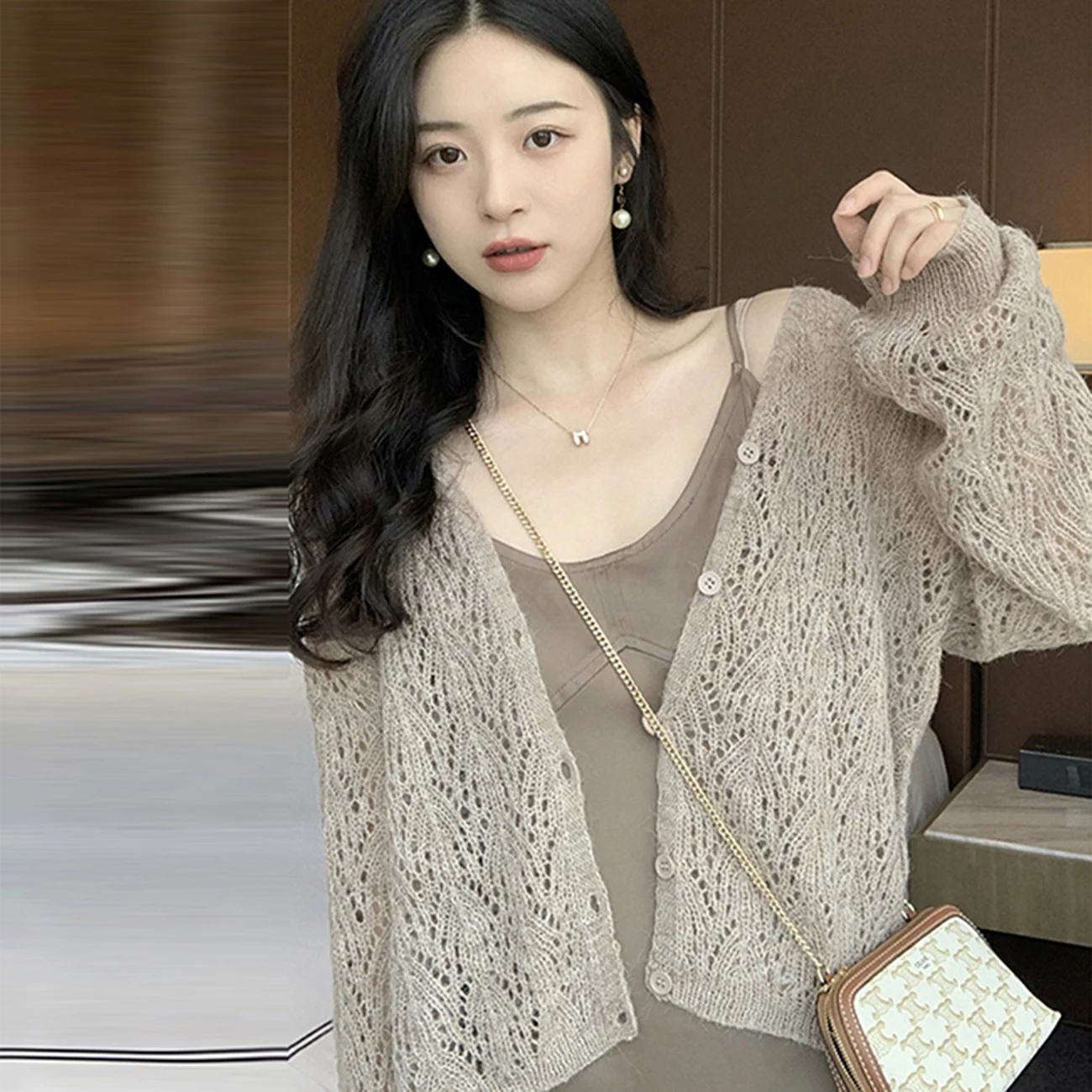 Title 6, Top feminino retrô suave cor café mohair tricotado