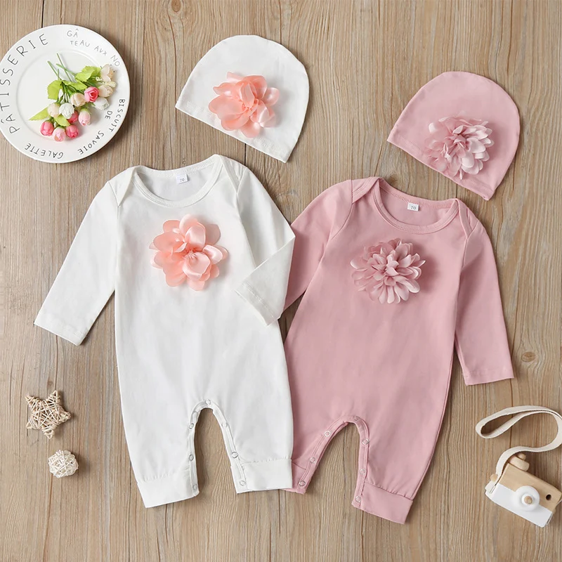Macacão floral de manga longa para bebê em cor sólida. Conforto e estilo para o seu pequeno. Perfeito para brincar e descansar com suavidade. — foto 5