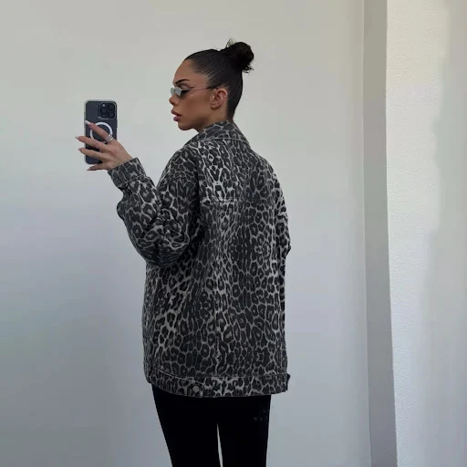 Title 3, Cappotto in denim con stampa leopardata da donn...