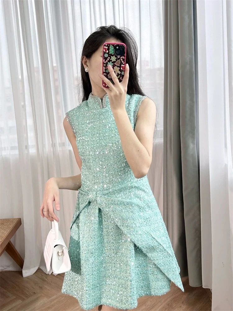 Title 4, Geplooide jurk met diamanten taille, mouwloze d...