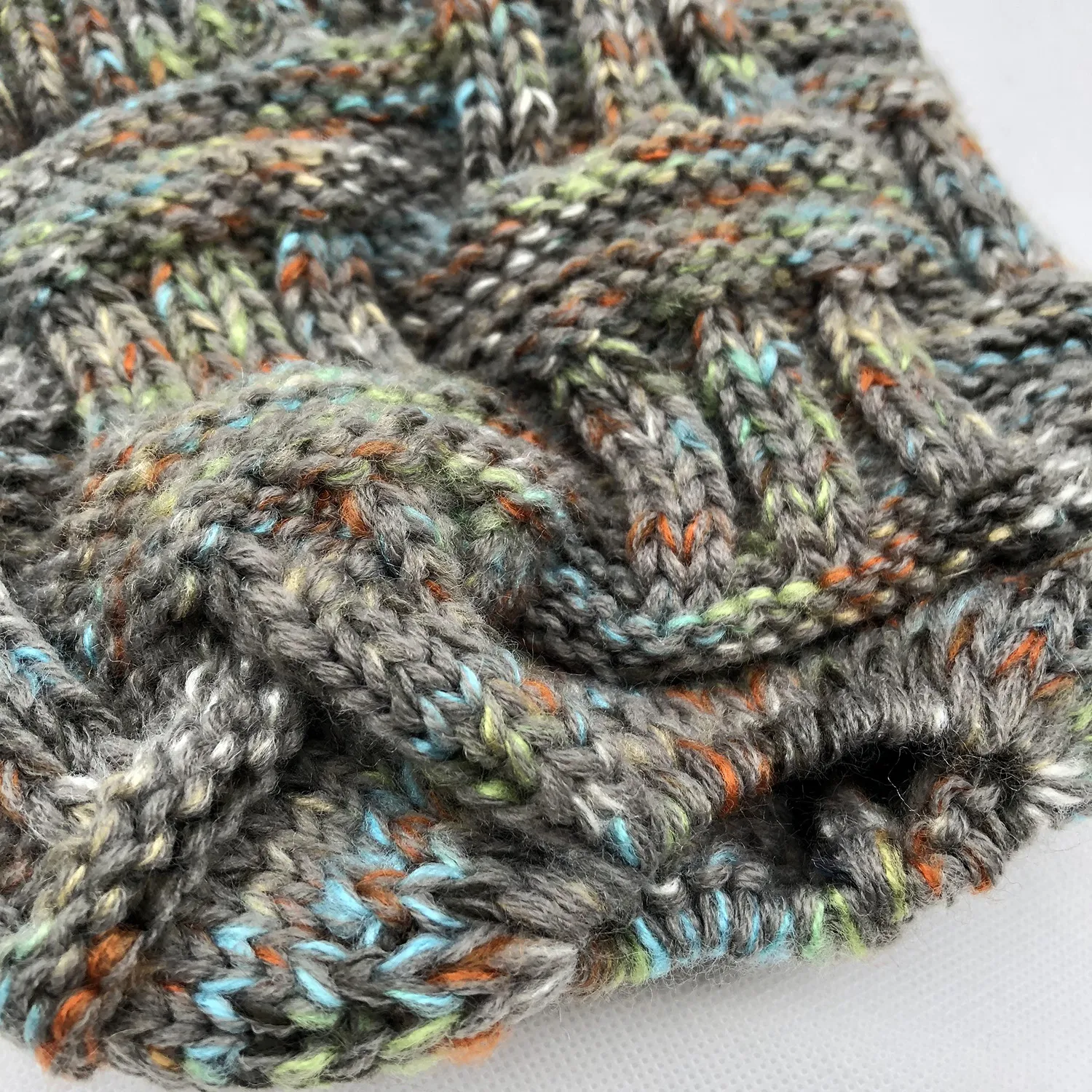 Title 12, Kleur pulloverhoed paardenstaartpet