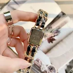 Dial cuadrado temperamento simple reloj de muñeca para mujeres — foto 1