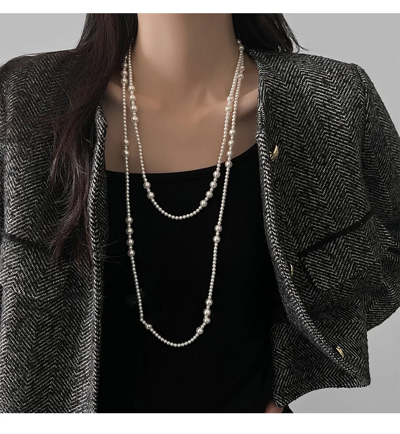 Colar francês retrô longo de pérolas multicamadas, um acessório elegante para adicionar um toque de sofisticação e charme vintage ao seu visual. — foto 7