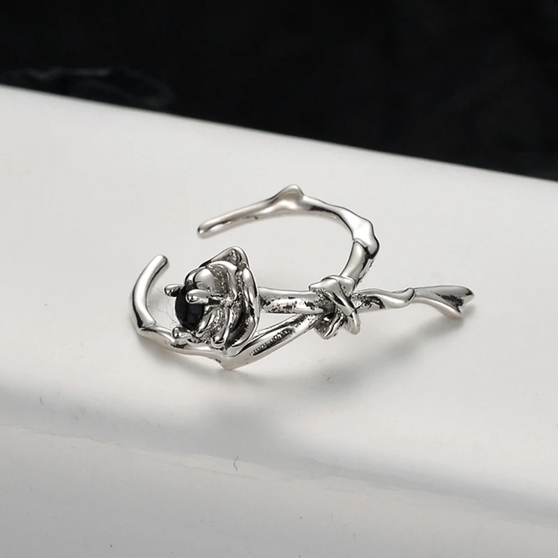 Anel de rosa em prata esterlina para mulheres, design elegante e romântico. Presente perfeito que simboliza amor e beleza. Joia fina e delicada. — foto 1