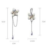 Colar de flores de resina creme estilo francês original para mulheres, corrente de clavícula luxuosa, de minoria, temperamento doce e selvagem. — foto 1