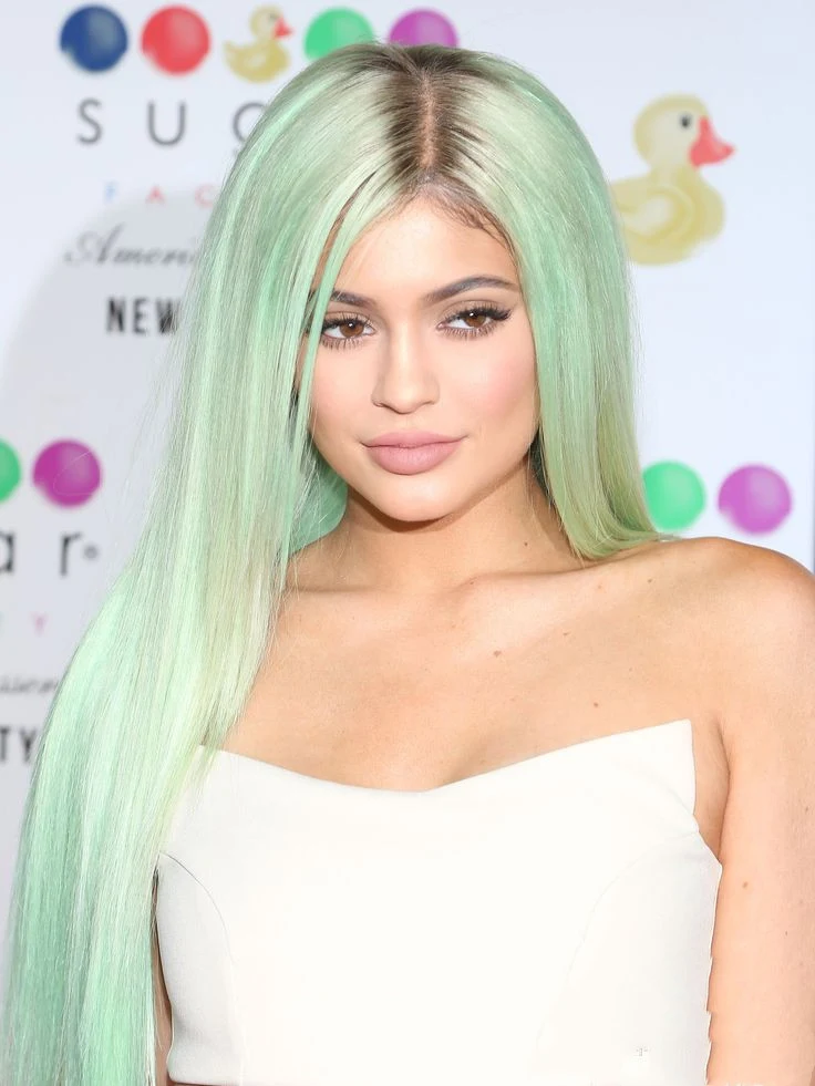 Cabelo Longo e Liso Gradual com Tinta para Couro Cabeludo Médio e Grande, cobertura total e um visual natural e elegante. — foto 1