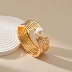 Pulseira elegante minimalista Série Pérola, para um visual sofisticado e estiloso, perfeita para qualquer ocasião, um acessório indispensável. — foto 34