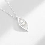Colar de folha com pérola de água doce em prata esterlina S925, acessório elegante e delicado, perfeito para realçar sua beleza natural. — foto 10
