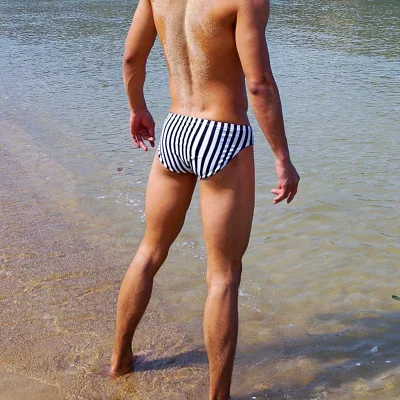 Pantaloncini da bagno da uomo a vita bassa, sexy e perfetti per nuotare. Comodi e alla moda per la spiaggia o la piscina, goditi l'estate! — foto 2