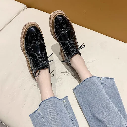 Title 2, Damskie buty na platformie ze sznurowaniem i fr...