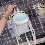 Mini bolsa de ombro e transversal, mochila pequena multiuso perfeita para o dia a dia. Leve o essencial com praticidade e estilo, ideal para você. — foto 2