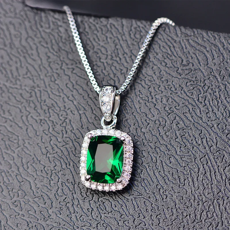 Vierkante zirkonia hanger voor dames. Schitterende sieraden, perfect voor elke outfit. Een stijlvolle toevoeging. — foto 14