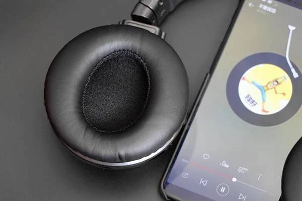 Title 10, Mens wireless Bluetooth headset perfect for ca...
