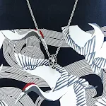 Colar Pingente Masculino Sol Lua Estrela. Um acessório elegante e moderno, que adiciona um toque de mistério e sofisticação ao seu visual. — foto 5
