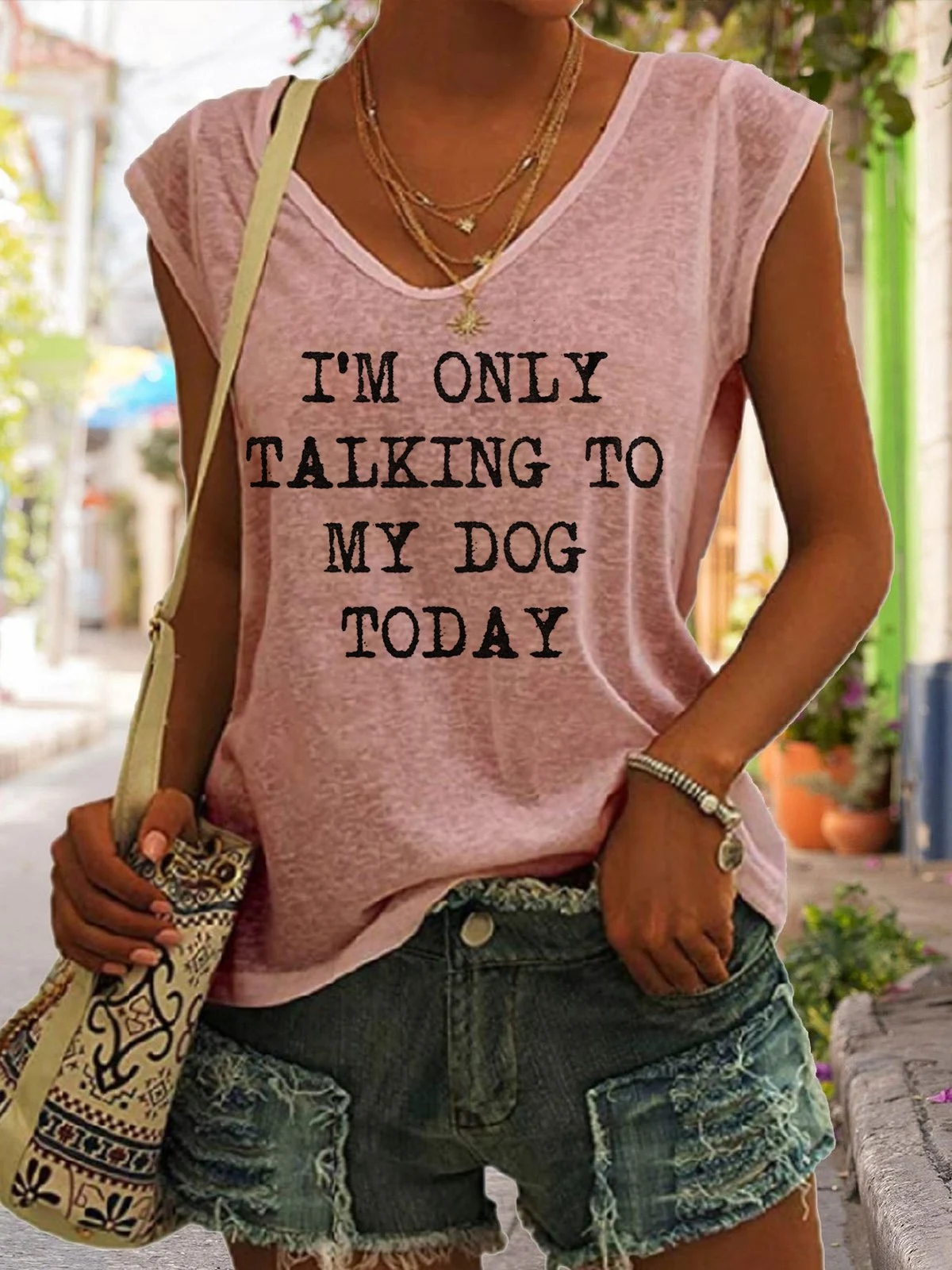 European and American women's short sleeved shirt. Comfortable and stylish for everyday wear. Lightweight and versatile — photo 2
