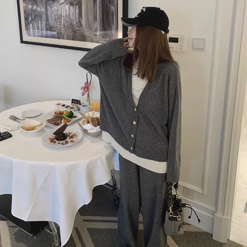 Conjunto de Tricô Feminino Outono e Inverno Estilo Despojado Solto Perfeito para o inverno Conforto e estilo para um visual relaxado e moderno — foto 4